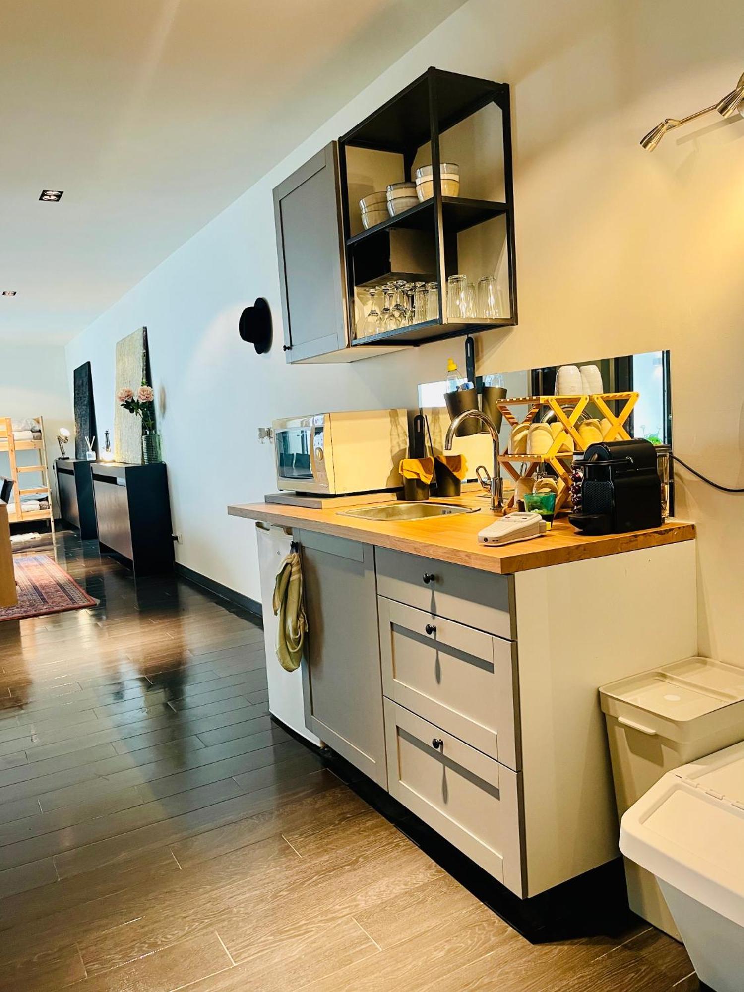 Down Town Spacious Loft Retreat With Private Parking Brussel Eksteriør bilde