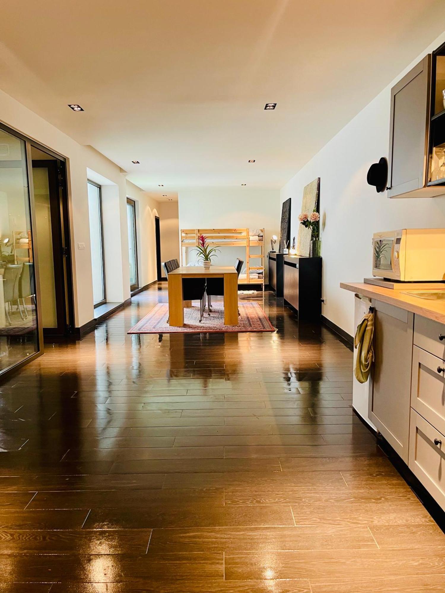Down Town Spacious Loft Retreat With Private Parking Brussel Eksteriør bilde