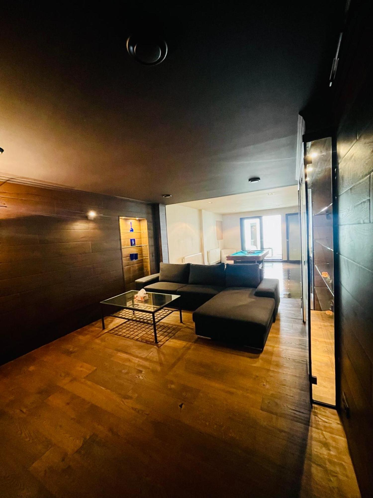 Down Town Spacious Loft Retreat With Private Parking Brussel Eksteriør bilde